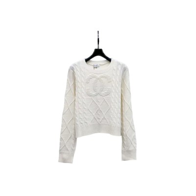 CHANEL WHITE SWEATER